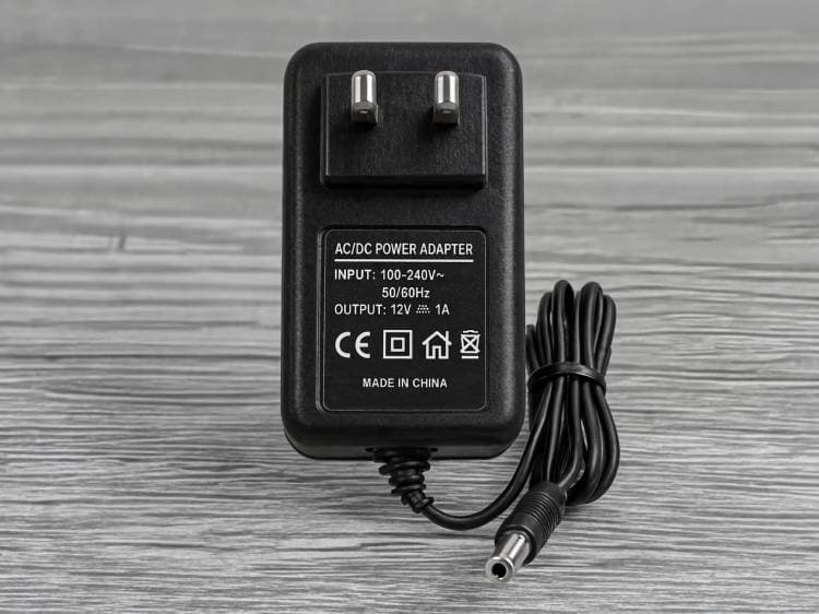 Fuente de poder 12V, 1A, P/CCTV