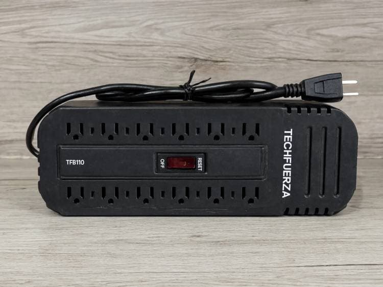 Regulador para PC, 8 tomas.
