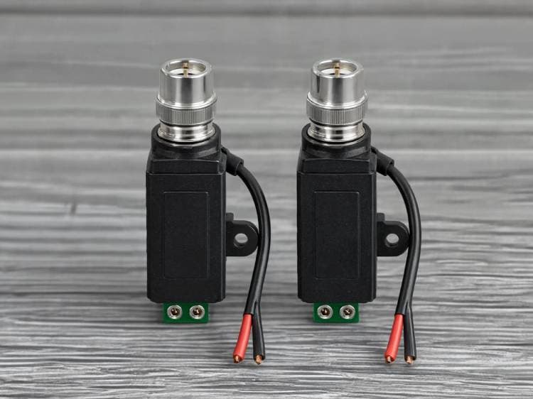 Video balun (par) HD para CCTV c/cable y clip
